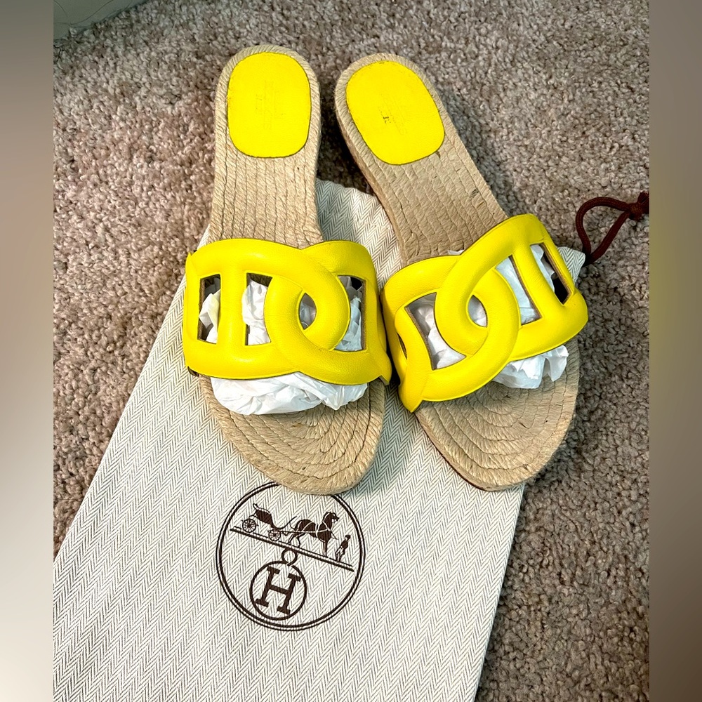 ***SOLD***Women’s Hermes FAMOSA ESPADRILLE size 7